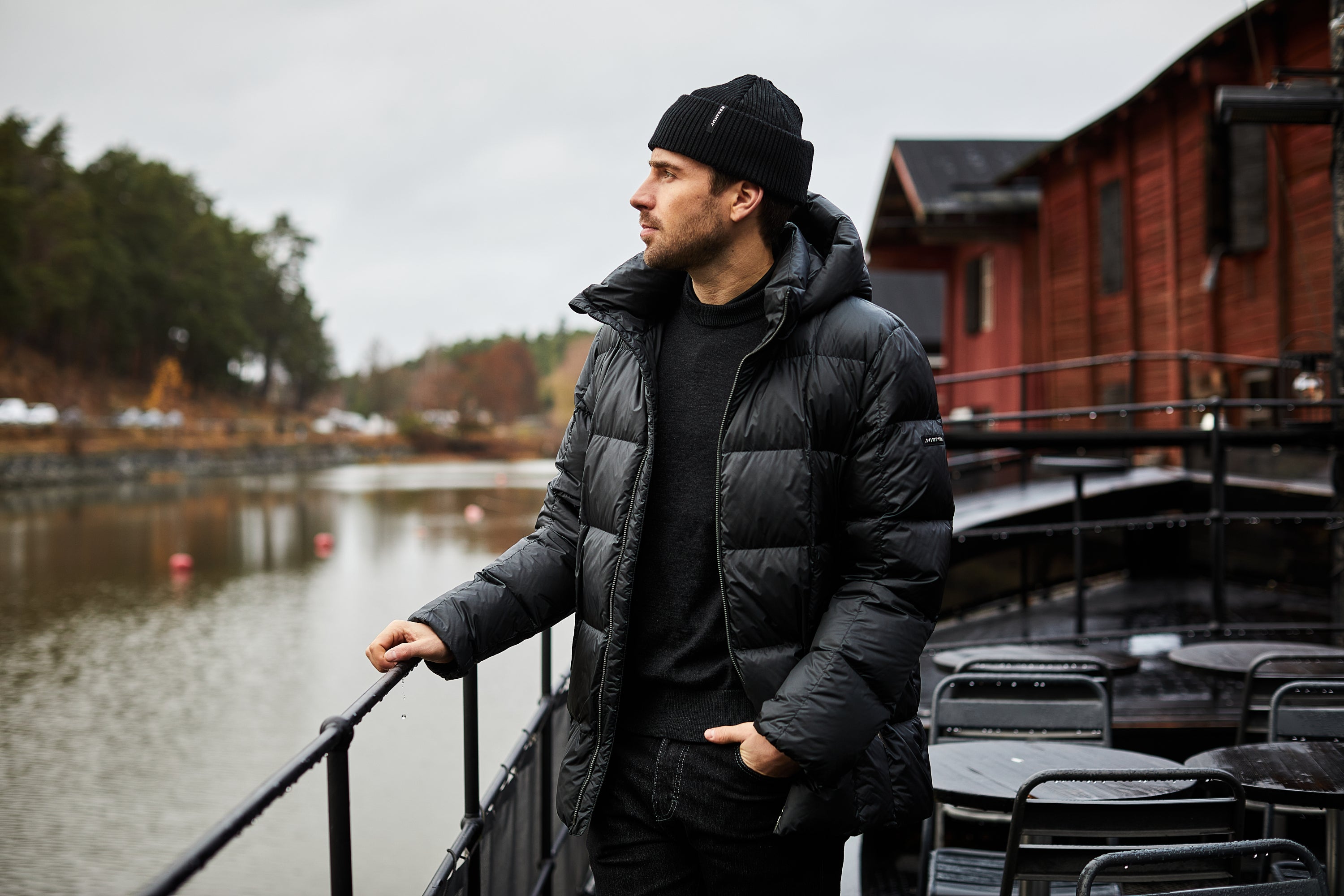 Miesten kevytuntuvatakit