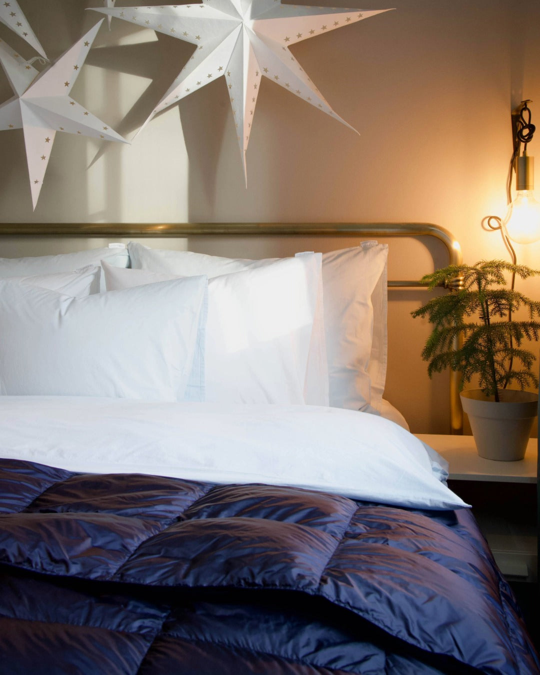 Henkäys-päiväpeitto tummansininen