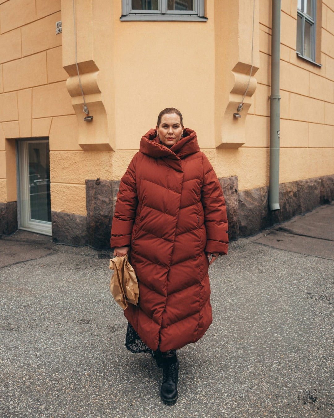 Aino-untuvatakki tiilenpunainen