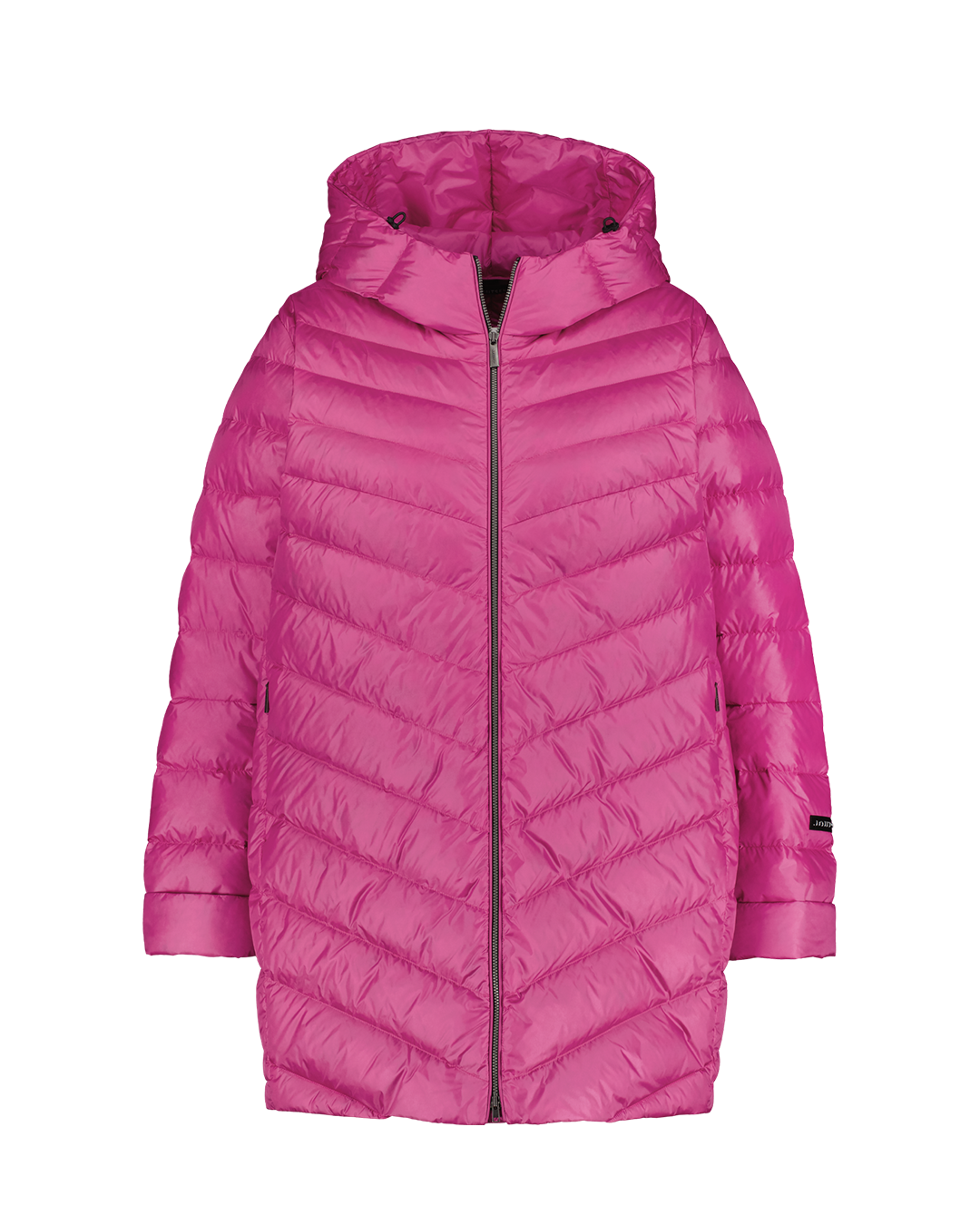 Pinkki (väri: pitaija) Jasmin kevytuntuvatakki, jossa on kevyesti kiiltävä pinta ja vinot tikkaukset. Takissa on huppu, pitkät hihat ja edessä vetoketjukiinnitys.