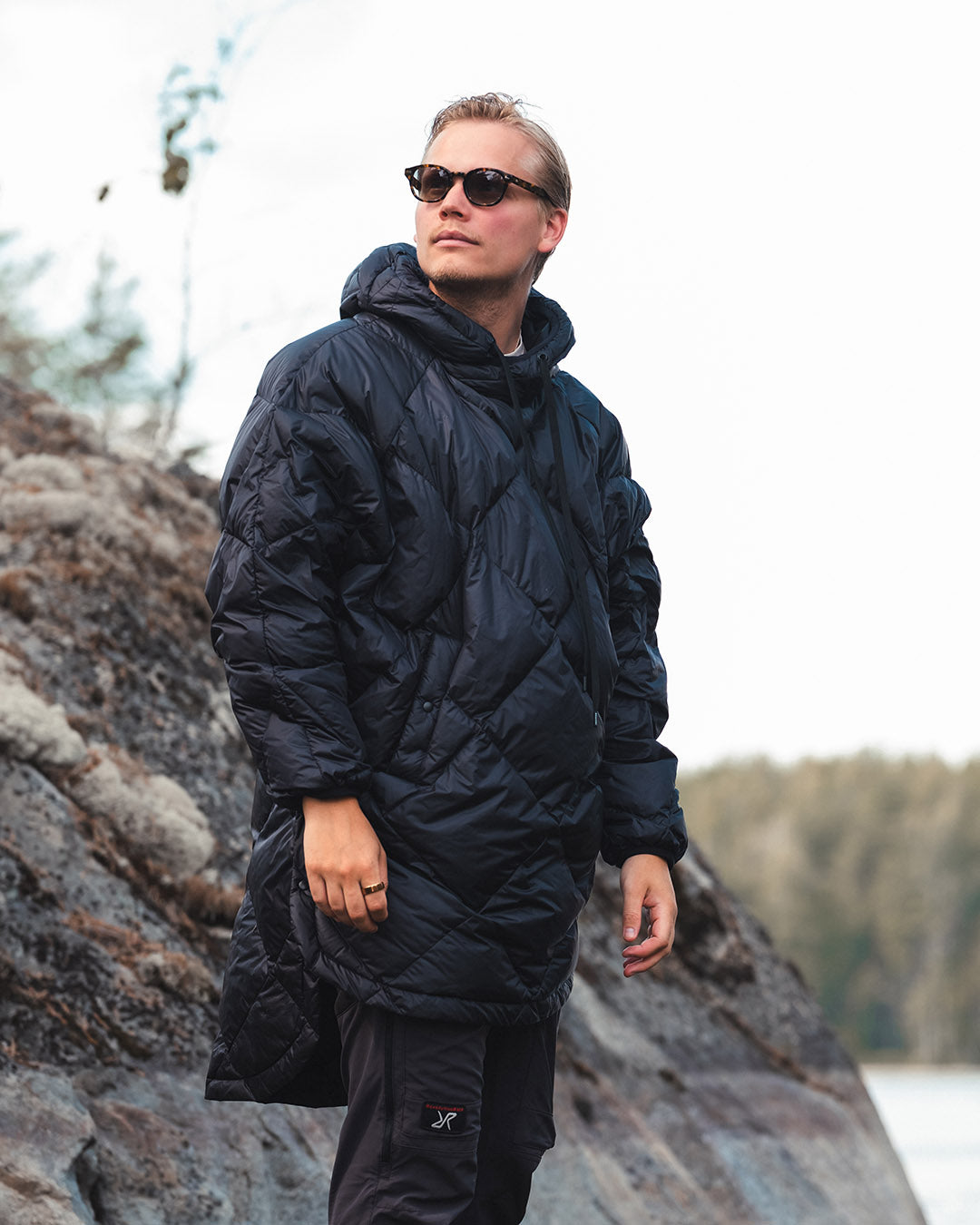 Velho-untuva-anorakki musta