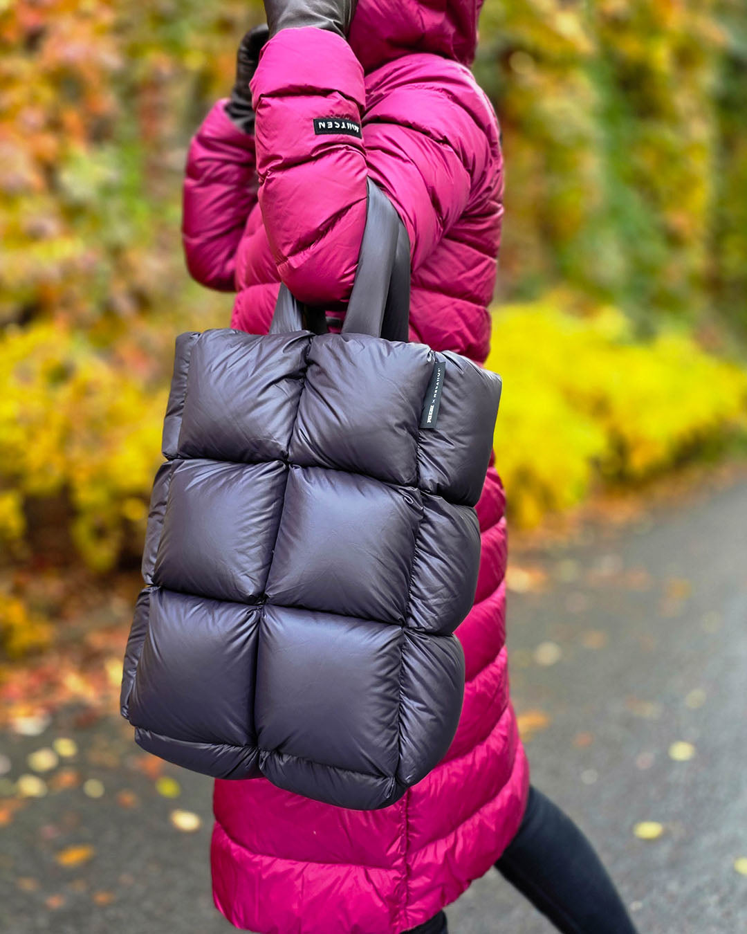 Muutos-untuvalaukku musta