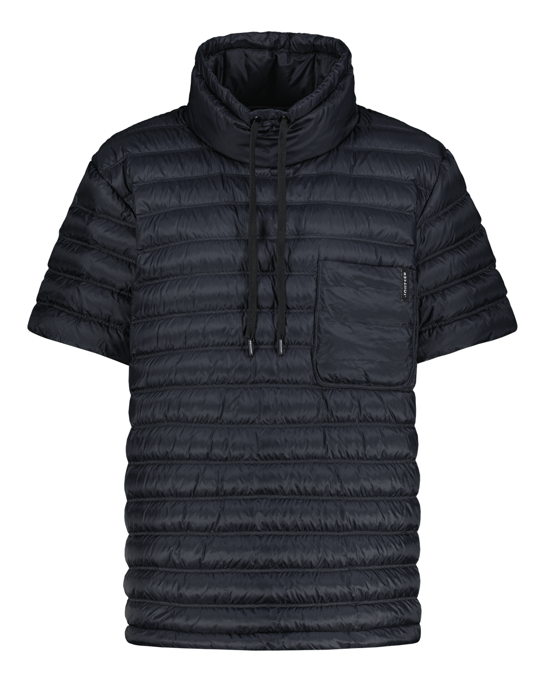 Ruskea, lyhythihainen topattu untuvapaita, jossa on korkea kiristettävä kaulus, rintatasku ja vaakatikkaukset.