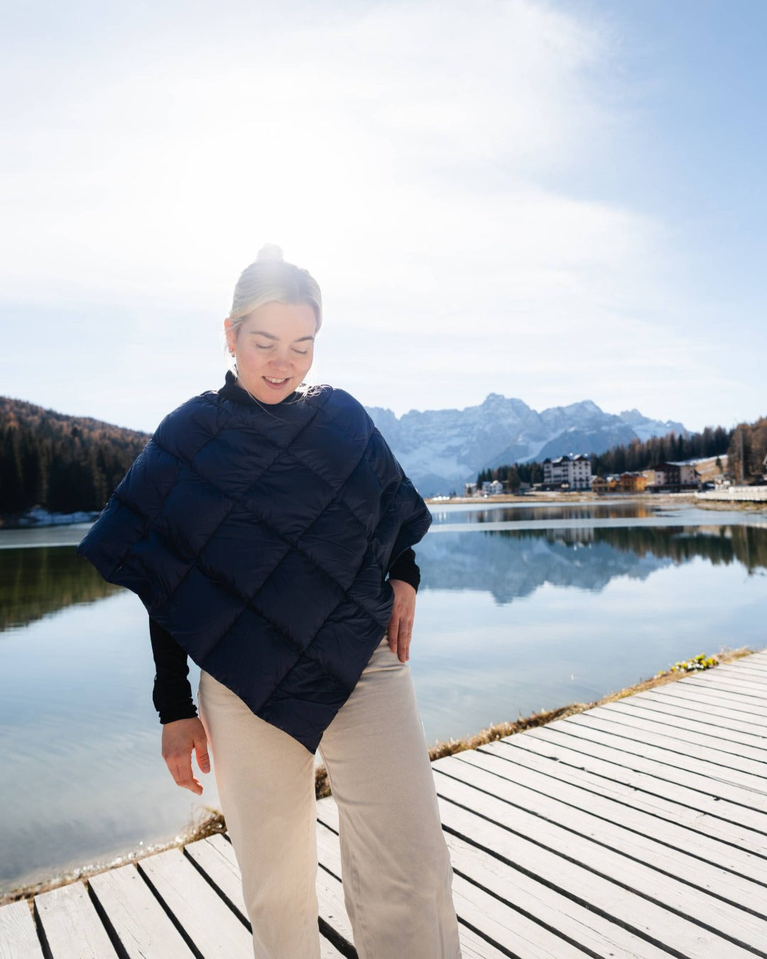 Unelma-untuvaponcho tummansininen