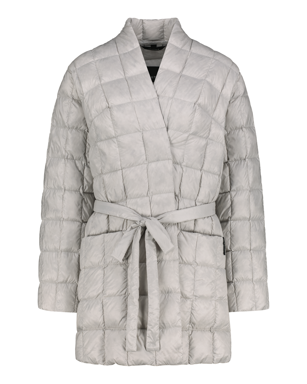 Vaaleanharmaa tikkikuvioitu kevytuntuvatakki, jossa on kietaisumallinen etuosa ja vyö vyötäröllä.